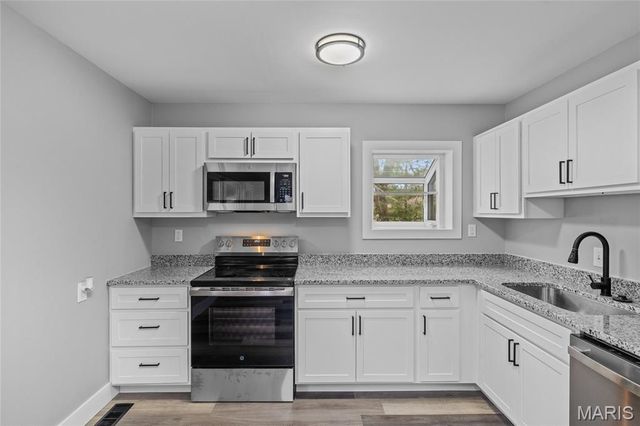 1025 Belmont Terrace, Florissant, MO 63033