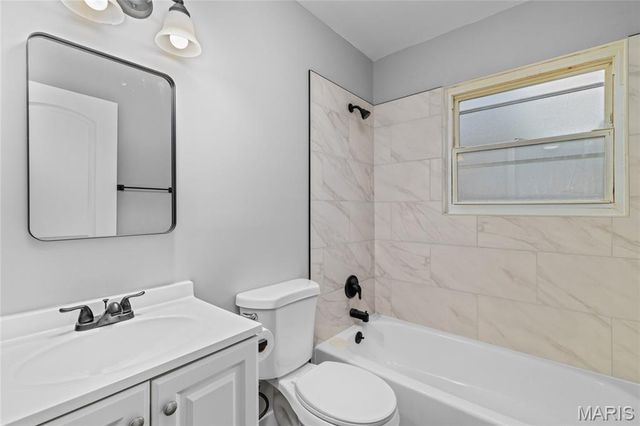 1025 Belmont Terrace, Florissant, MO 63033