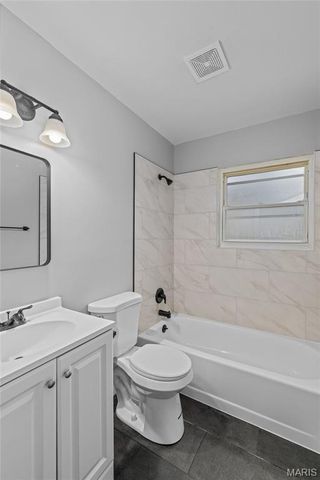 1025 Belmont Terrace, Florissant, MO 63033