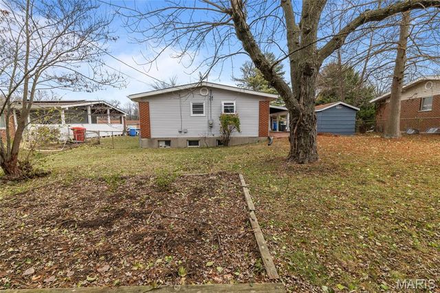 1025 Belmont Terrace, Florissant, MO 63033