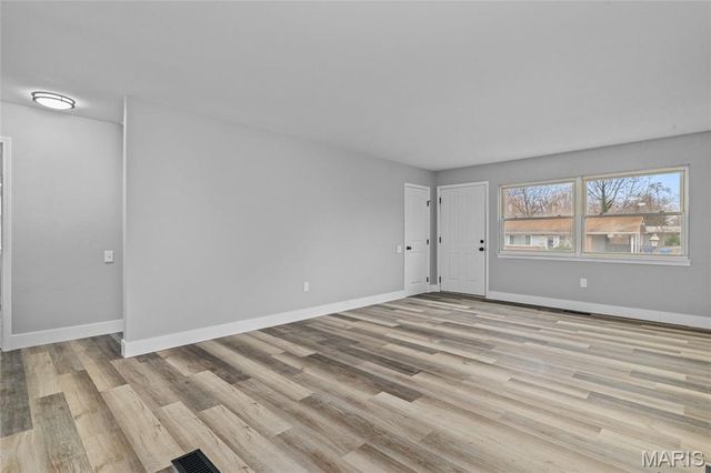 1025 Belmont Terrace, Florissant, MO 63033