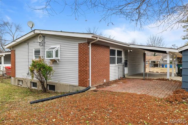 1025 Belmont Terrace, Florissant, MO 63033