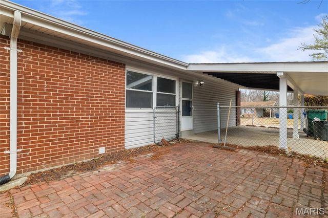 1025 Belmont Terrace, Florissant, MO 63033