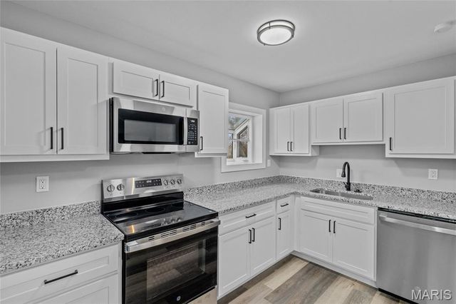 1025 Belmont Terrace, Florissant, MO 63033