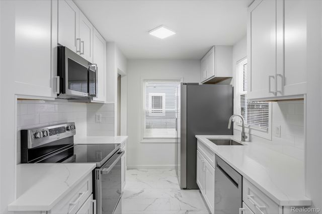 3050 Catalpa Drive, Berkley, MI 48072