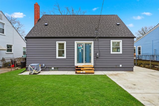 3050 Catalpa Drive, Berkley, MI 48072