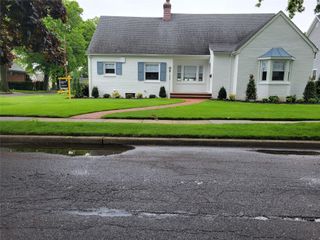 155 Beech Street, Floral Park, NY 11001