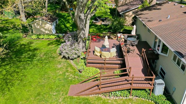 898 E Schirra Drive, Palatine, IL 60074