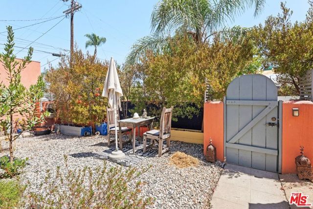 100 N Arden Boulevard, Los Angeles, CA 90004