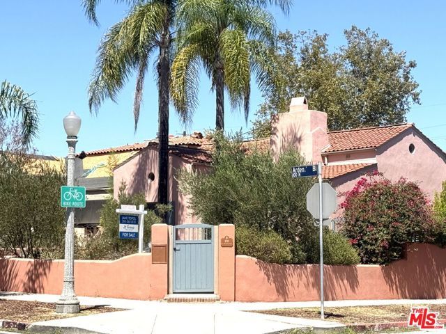 100 N Arden Boulevard, Los Angeles, CA 90004