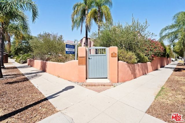 100 N Arden Boulevard, Los Angeles, CA 90004