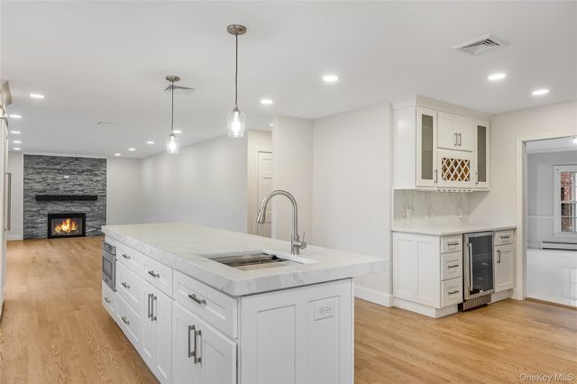 20 Rolling Drive, Brookville, NY 11545