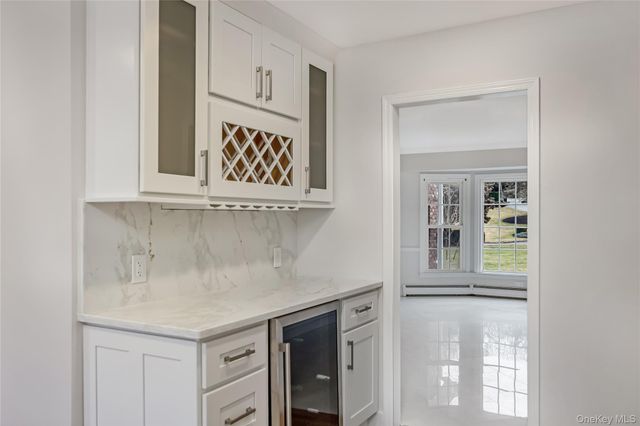 20 Rolling Drive, Brookville, NY 11545