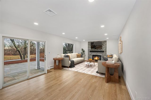 20 Rolling Drive, Brookville, NY 11545