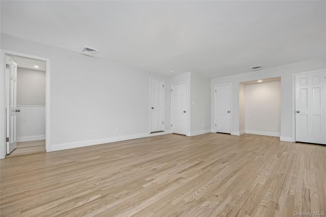 20 Rolling Drive, Brookville, NY 11545