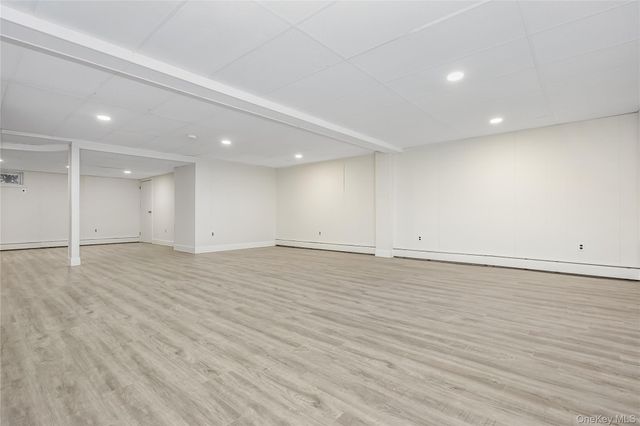 20 Rolling Drive, Brookville, NY 11545