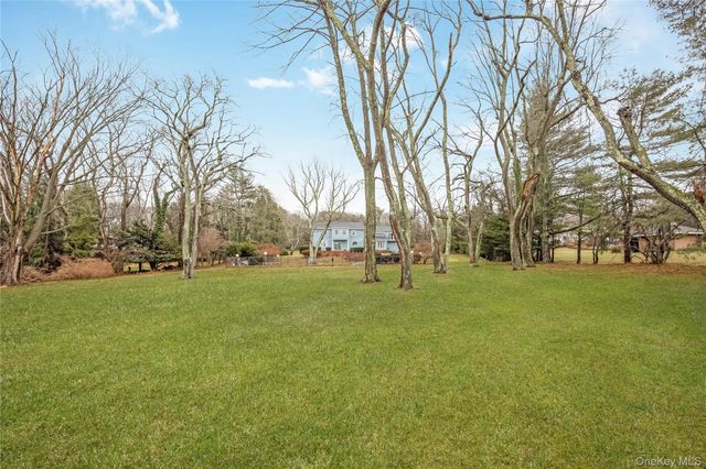 20 Rolling Drive, Brookville, NY 11545