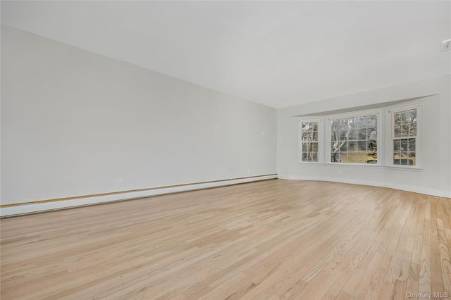 20 Rolling Drive, Brookville, NY 11545