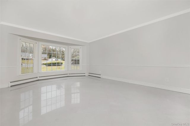 20 Rolling Drive, Brookville, NY 11545