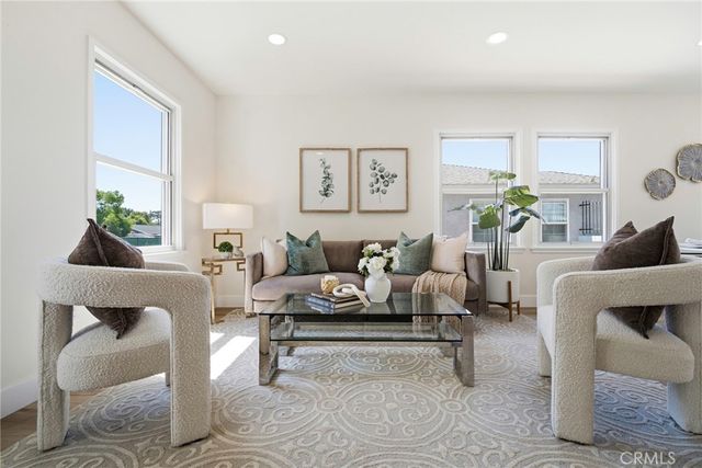 2141 N Evergreen Street, Burbank, CA 91505