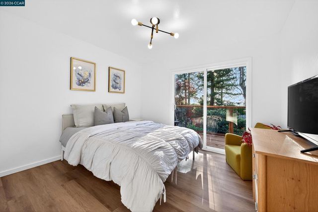 230 Fairlawn Dr, Berkeley, CA 94708