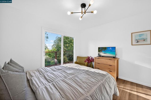 230 Fairlawn Dr, Berkeley, CA 94708