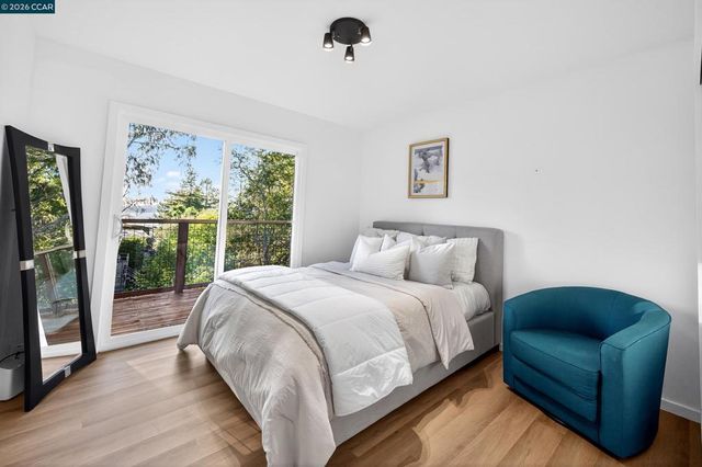 230 Fairlawn Dr, Berkeley, CA 94708