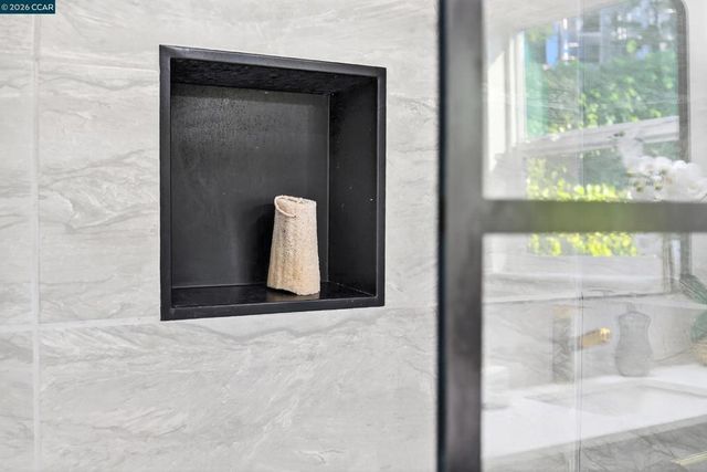 230 Fairlawn Dr, Berkeley, CA 94708