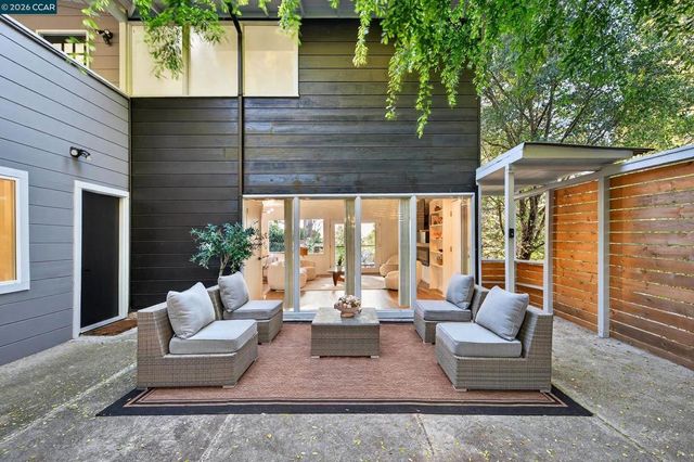 230 Fairlawn Dr, Berkeley, CA 94708