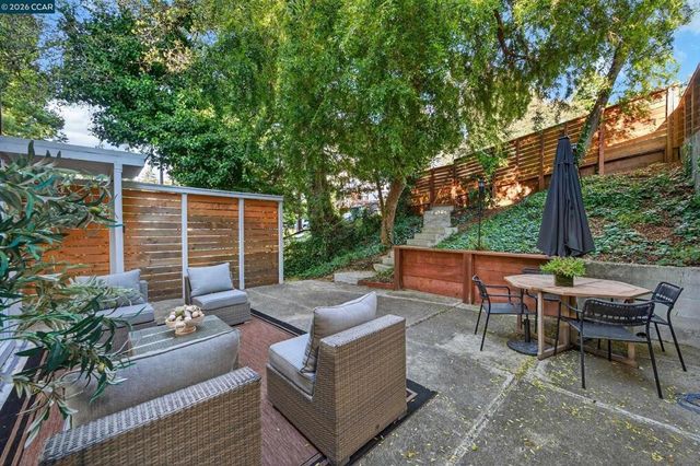 230 Fairlawn Dr, Berkeley, CA 94708