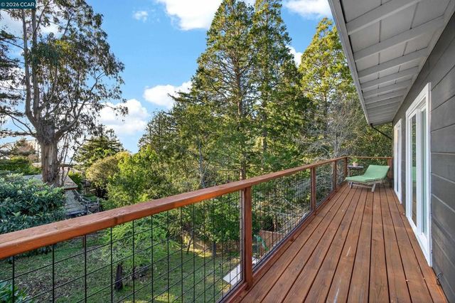 230 Fairlawn Dr, Berkeley, CA 94708