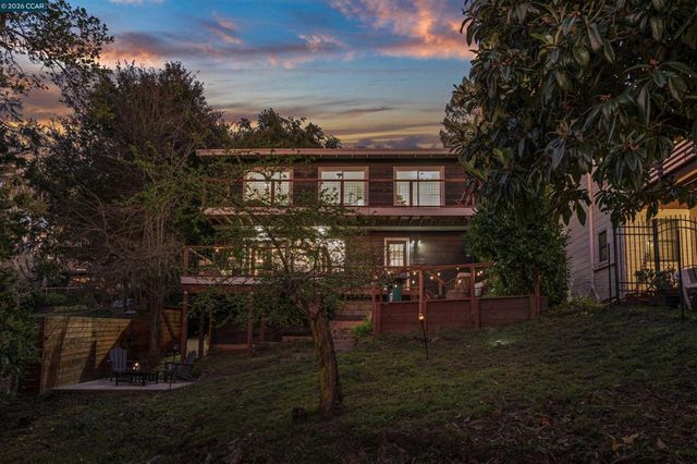 230 Fairlawn Dr, Berkeley, CA 94708