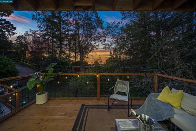 230 Fairlawn Dr, Berkeley, CA 94708