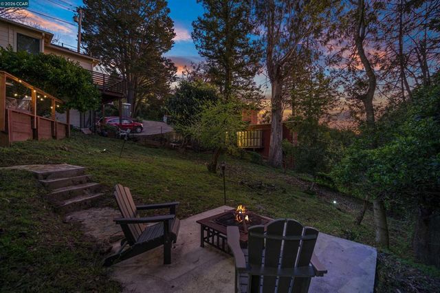 230 Fairlawn Dr, Berkeley, CA 94708