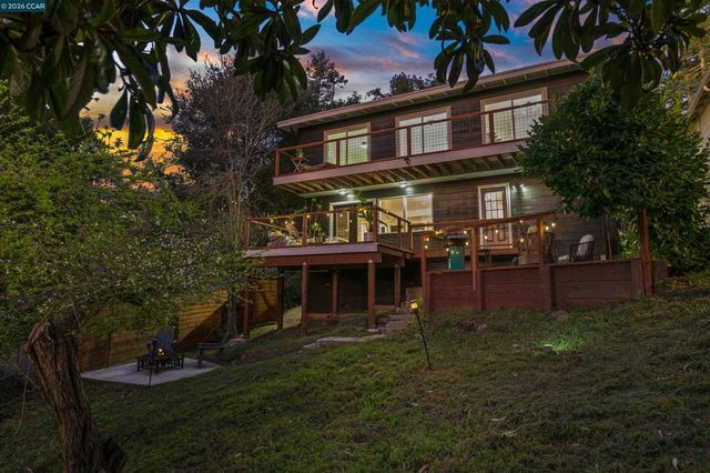 230 Fairlawn Dr, Berkeley, CA 94708