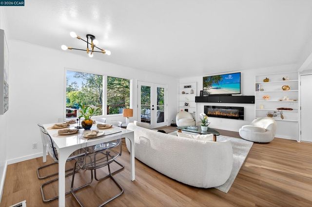 230 Fairlawn Dr, Berkeley, CA 94708