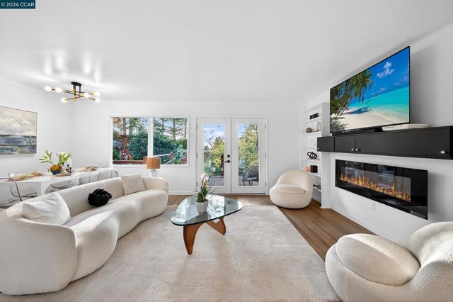 230 Fairlawn Dr, Berkeley, CA 94708