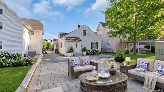 219 E 238th Street, Bronx, NY 10470