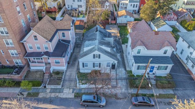 219 E 238th Street, Bronx, NY 10470