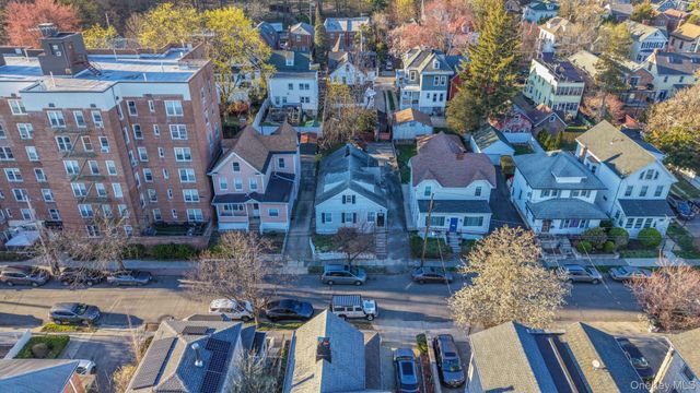 219 E 238th Street, Bronx, NY 10470