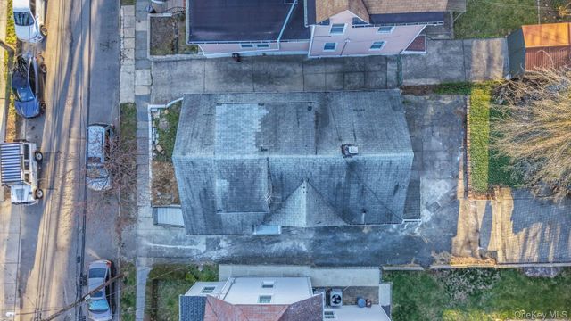 219 E 238th Street, Bronx, NY 10470