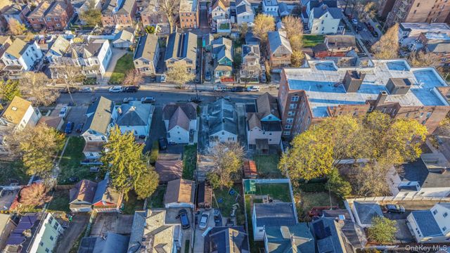 219 E 238th Street, Bronx, NY 10470