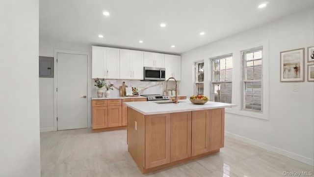 219 E 238th Street, Bronx, NY 10470