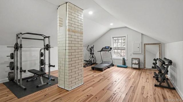 219 E 238th Street, Bronx, NY 10470