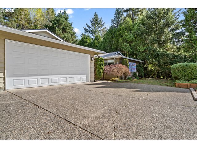 214 Nw SEBLAR Dr, Portland, OR 97035