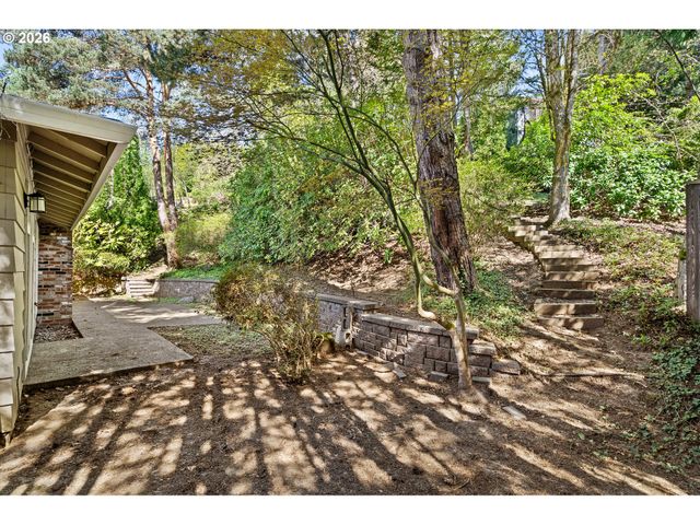 214 Nw SEBLAR Dr, Portland, OR 97035