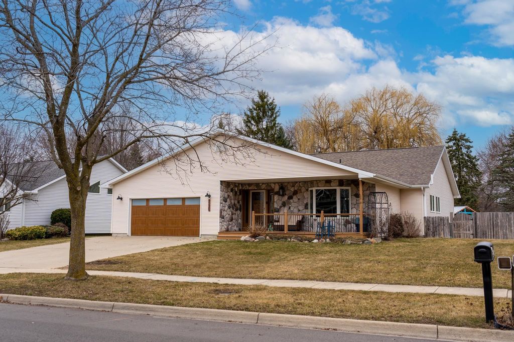 1225 Abbey Lane, Pleasant, MI 48858