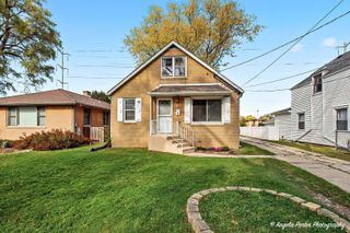 722 W Keith Avenue, Waukegan, IL 60085
