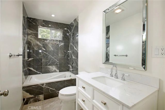 9560 Via Bernardo, Burbank, CA 91504