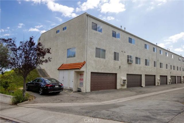 9560 Via Bernardo, Burbank, CA 91504